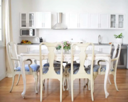 Javiera Ruiz Mayfair White 1280x1024 1 uai