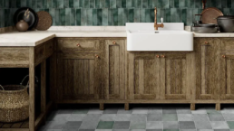 AMB Antique White green uai